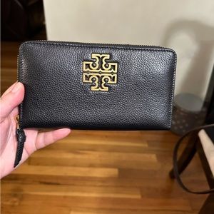 Authentic Tory Burch black leather wallet with gold hardware